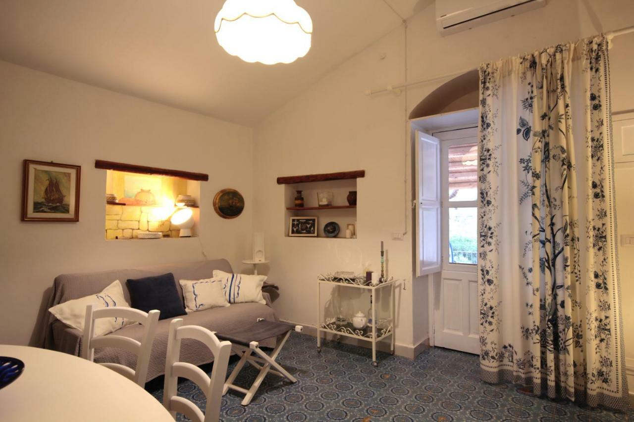 Villa Delle Terrazze ปุนตาเซกกา ภายนอก รูปภาพ